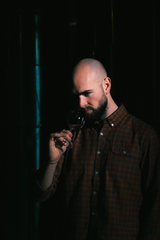Bastien Savoldelli anime une dégustation de vins bio